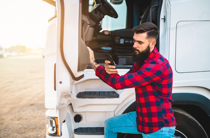 Web and iOS/Android Apps for Car Electronics Management