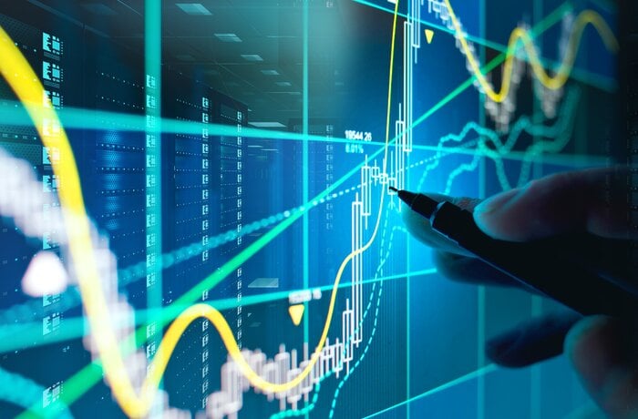 Getting a DWH Development Project with 2 Subcontractors and 30 Stakeholders Back on Track