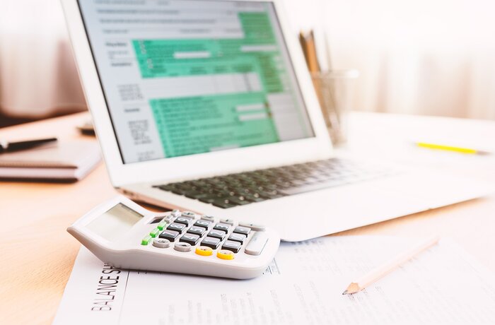 تطوير بوابة إلكترونية للعملاء لإحدى وكالات الاستشارات الضريبية