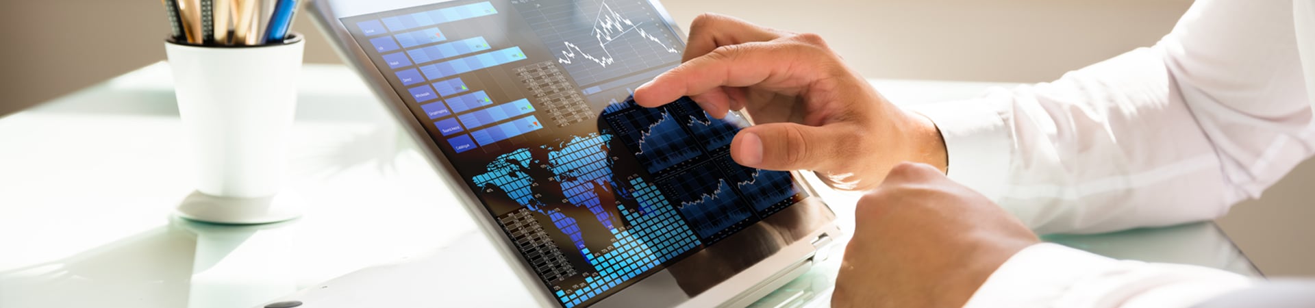 Financial Analytics Solution Smoothly Handling 500+ Concurrent Reports